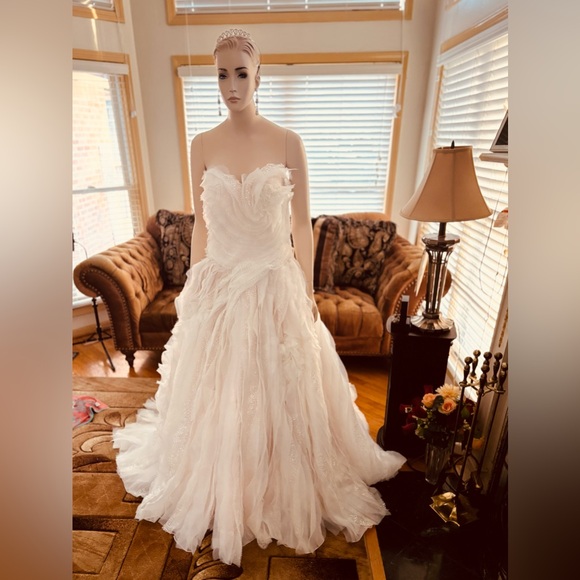 YSA Makino Blush Wedding gown size 12 - Picture 9 of 17